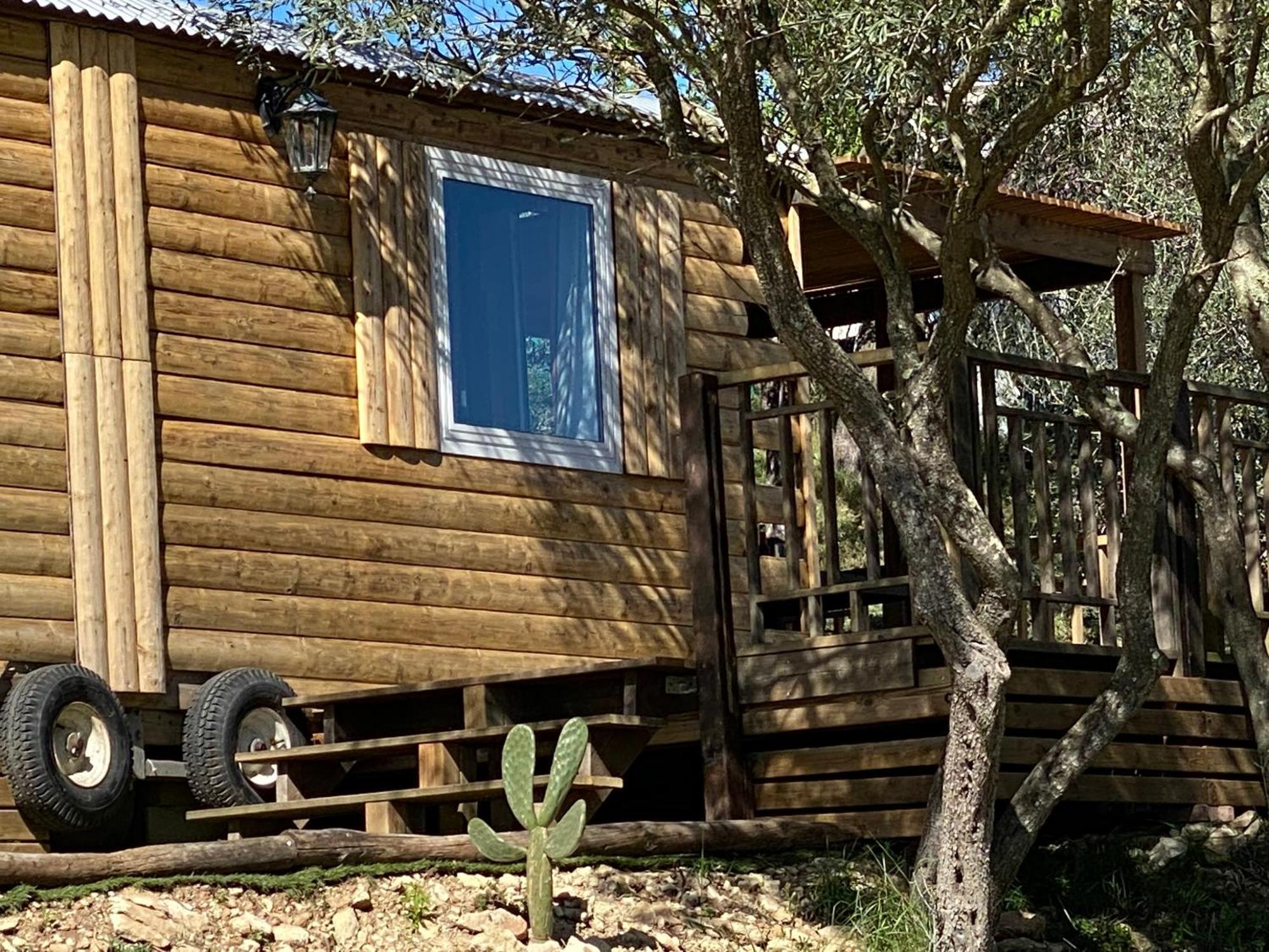 Camping Les Amandiers Castelnau-de-Guers Exterior foto